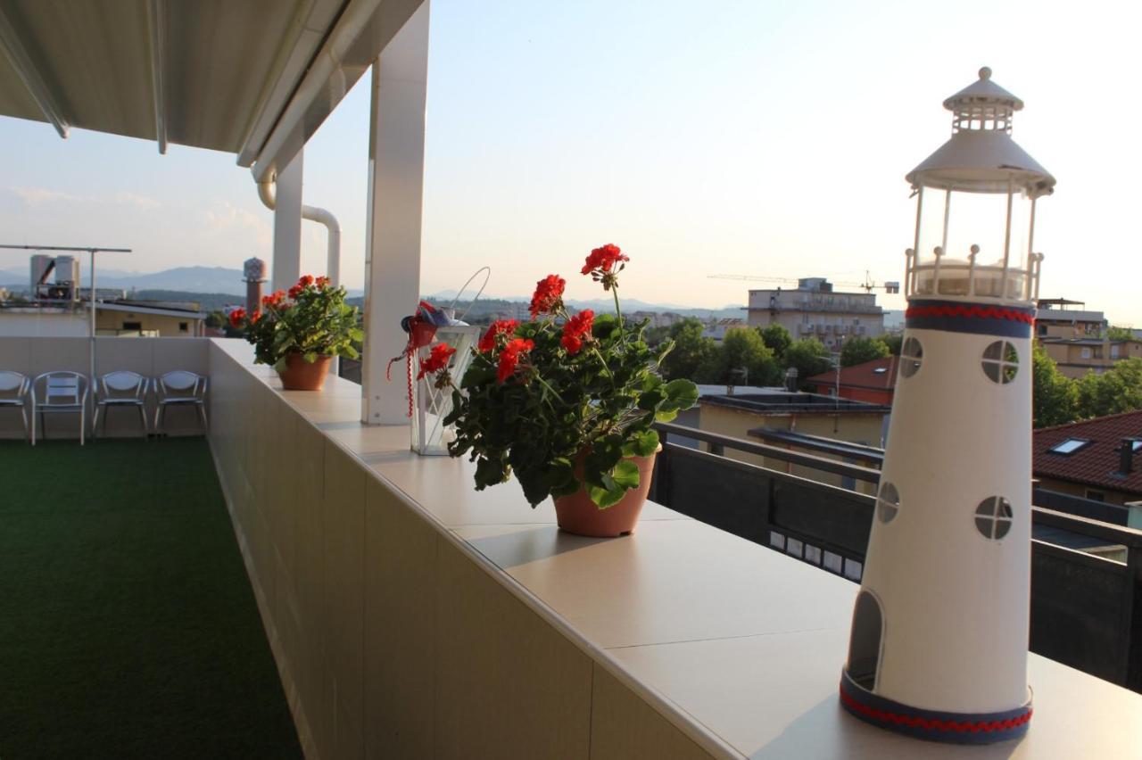 Hotel Aurora Mare Rimini Esterno foto