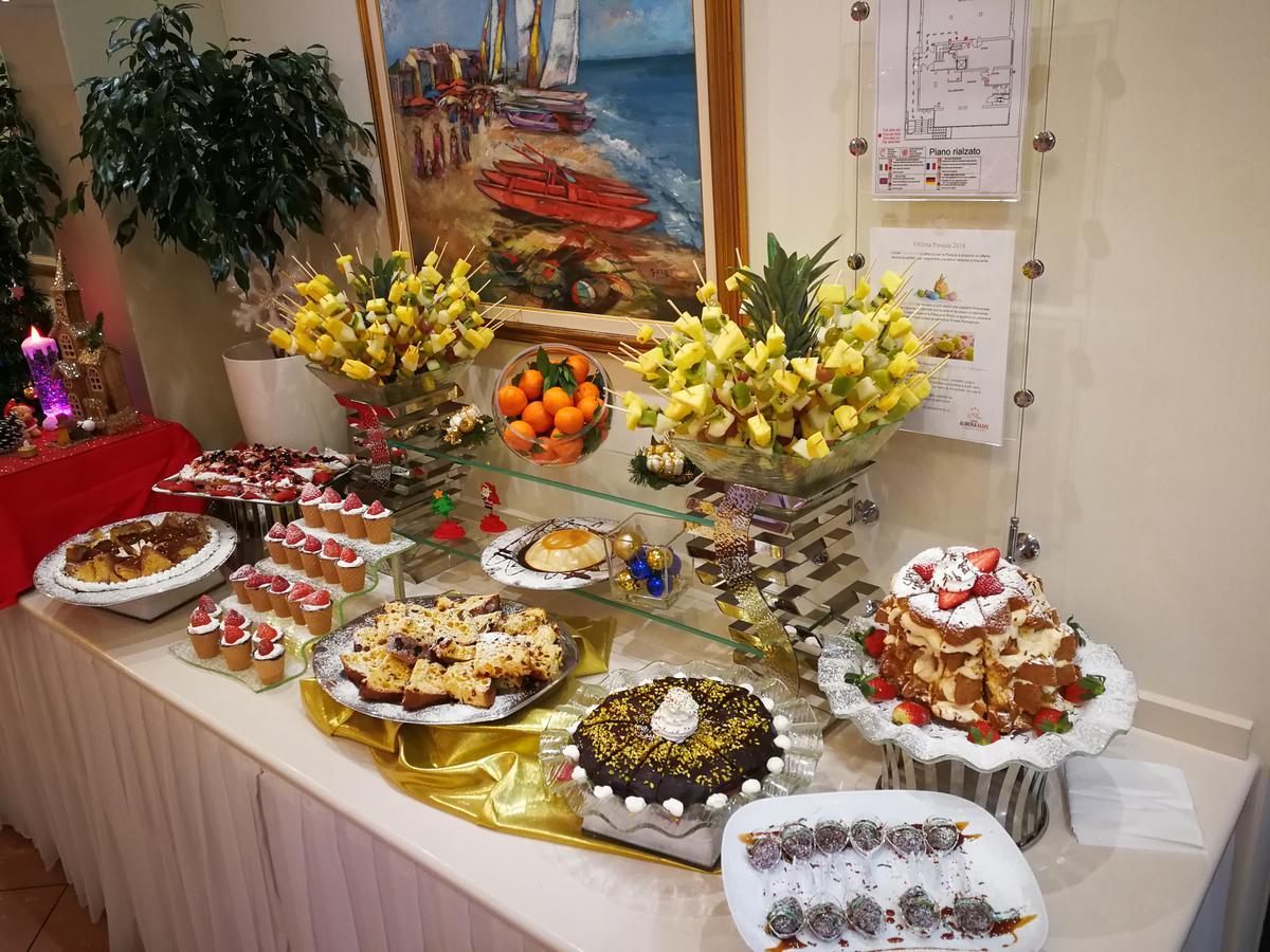 Hotel Aurora Mare Rimini Esterno foto