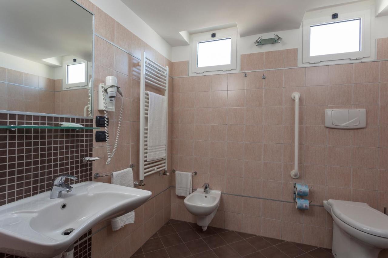 Hotel Aurora Mare Rimini Esterno foto